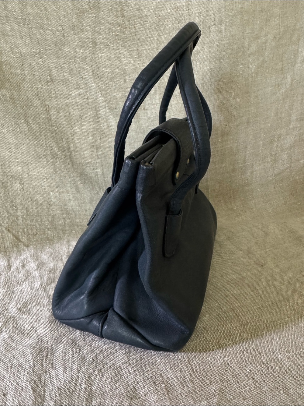 vintage mid century Margolin navy leather Kelly style handbag - Picture 5 of 9